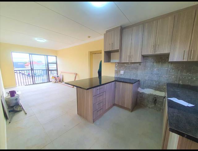 2 BEDROOM APARTMENT TO LET IN GOODWOOD CENTRAL
